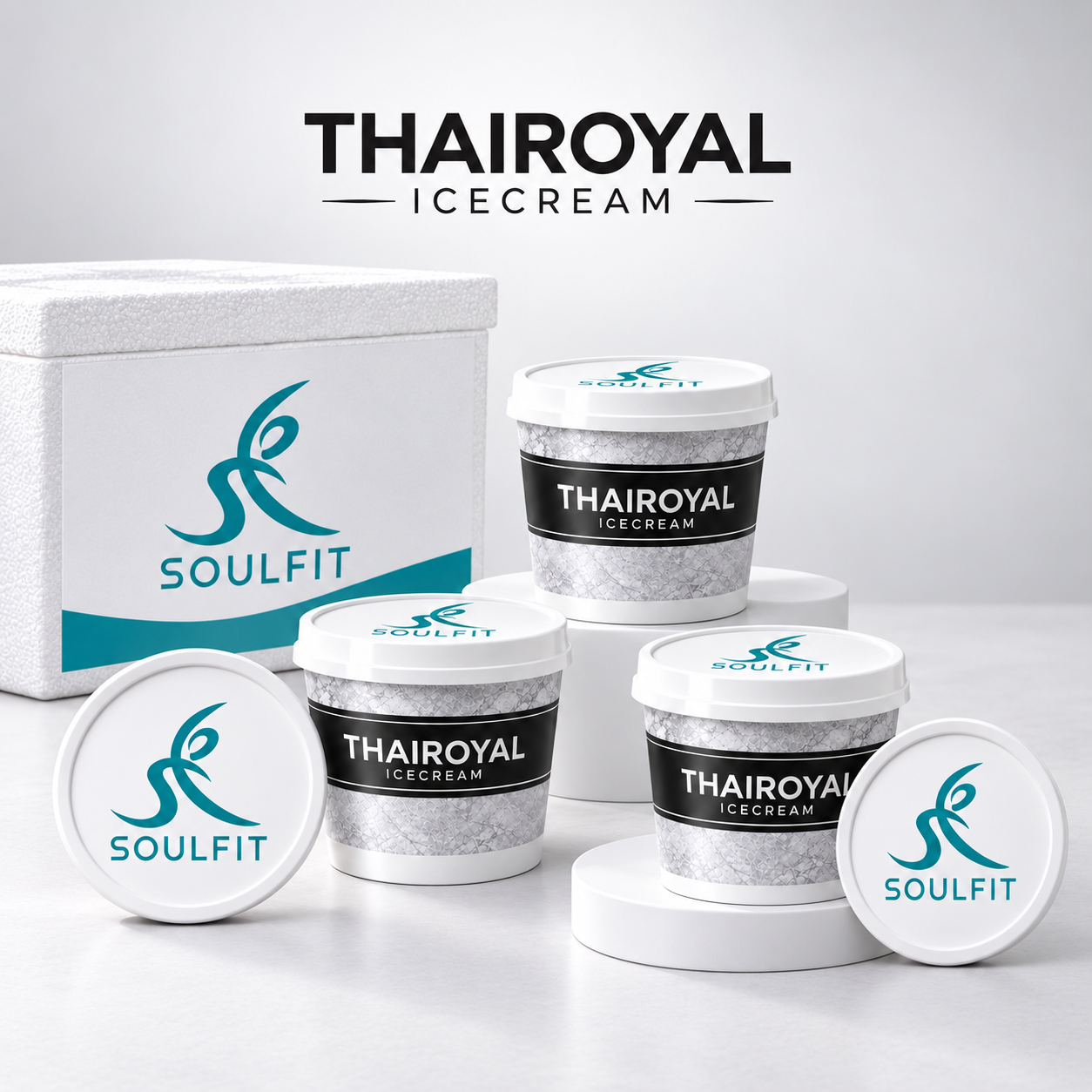 SOULFIT — ฝาถ้วยและกล่องโฟมโลโก้ SOULFIT ในฉากสตูดิโอขาวเทา